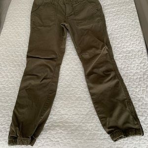 TNa cargos from Aritzia